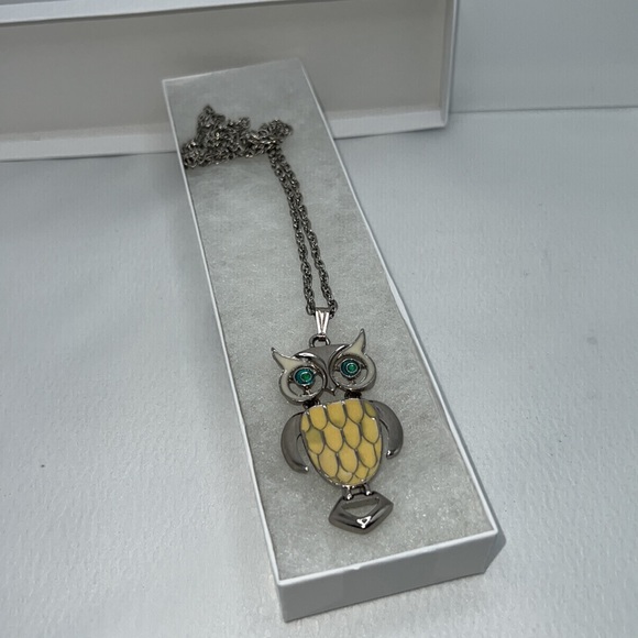 Retro Owl Pendant Necklace Silver-Tone Metal With Enamel - Picture 2 of 13